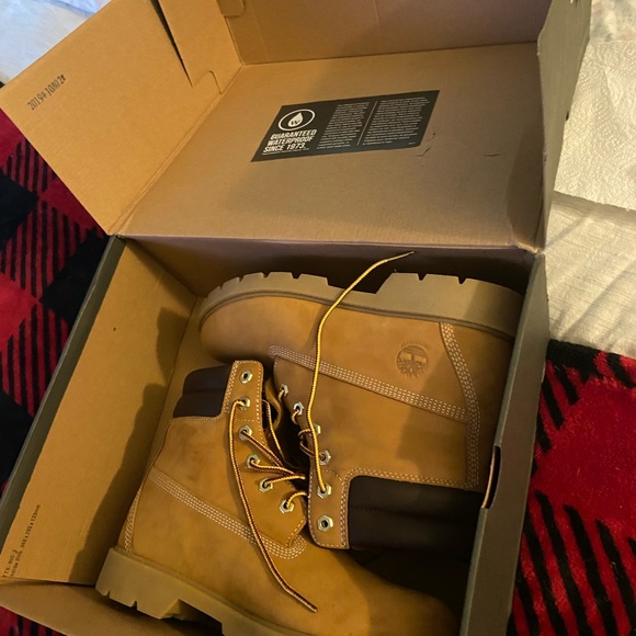 Women’s Timberland Boots - Picture 9 of 10